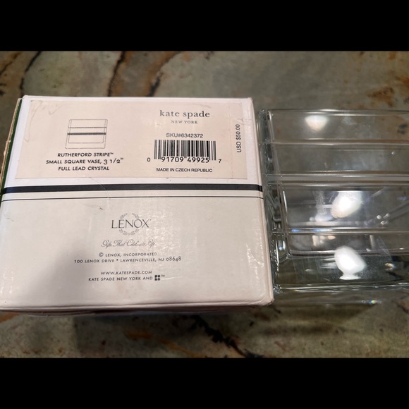 Kate Spade Crystal Rutherford stripe small square vase - Picture 3 of 3